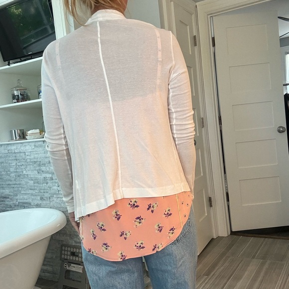 Theory White Draper Cardigan top medium - Picture 7 of 9